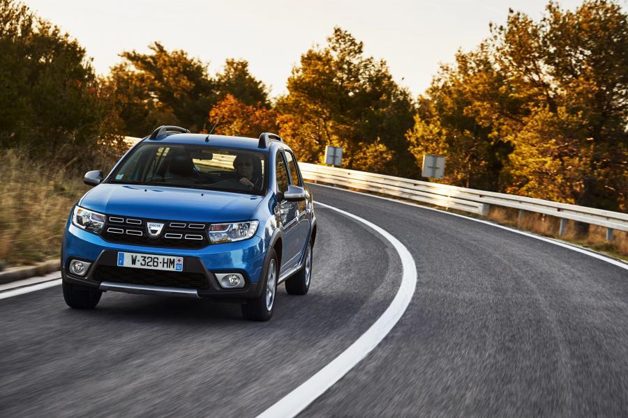  Dacia Sandero Stepway 2016 года  (фото 6 из 46)